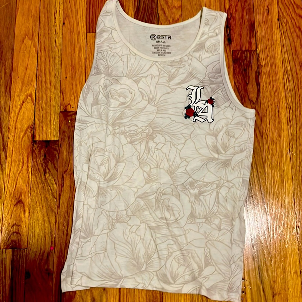 I am selling a la short sleeve shirt